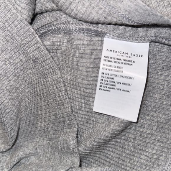 American Eagle Cropped Cami - Picture 6 of 7